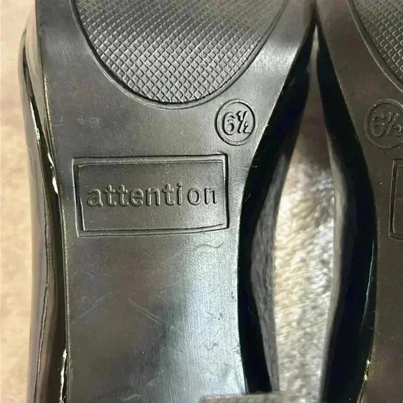 Attention - patent black high (3.5”) heels with memory foam inserts. - Picture 8 of 8